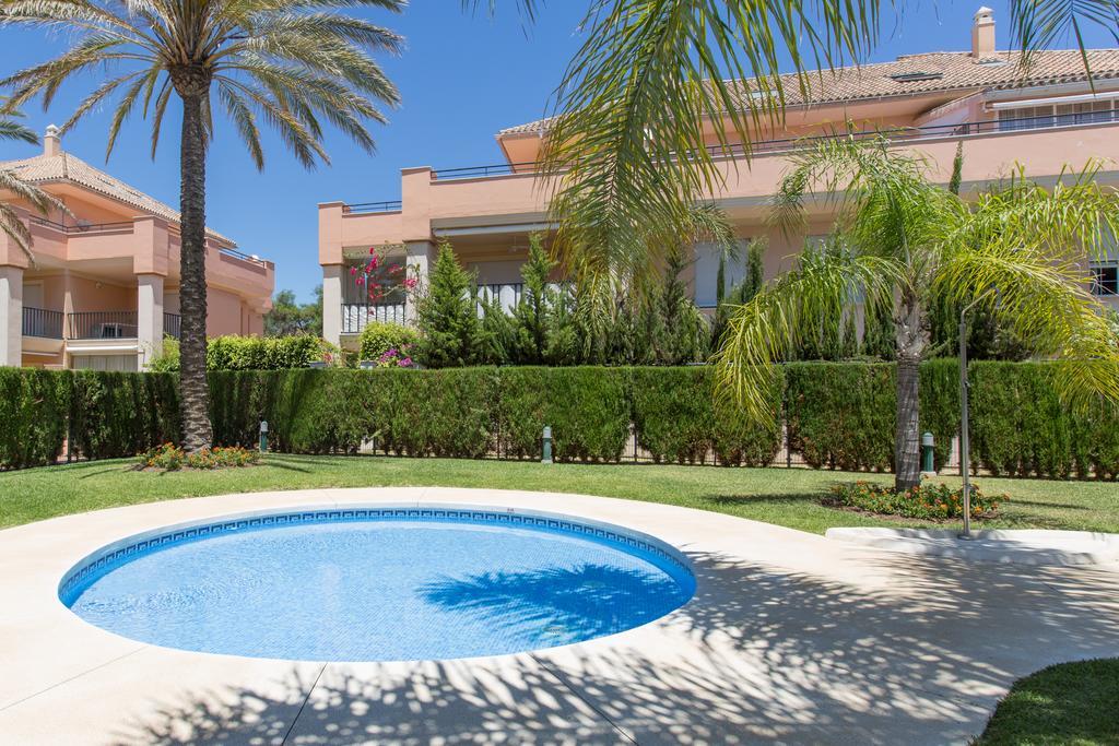 Jardines De Lunamar Beach Apartment